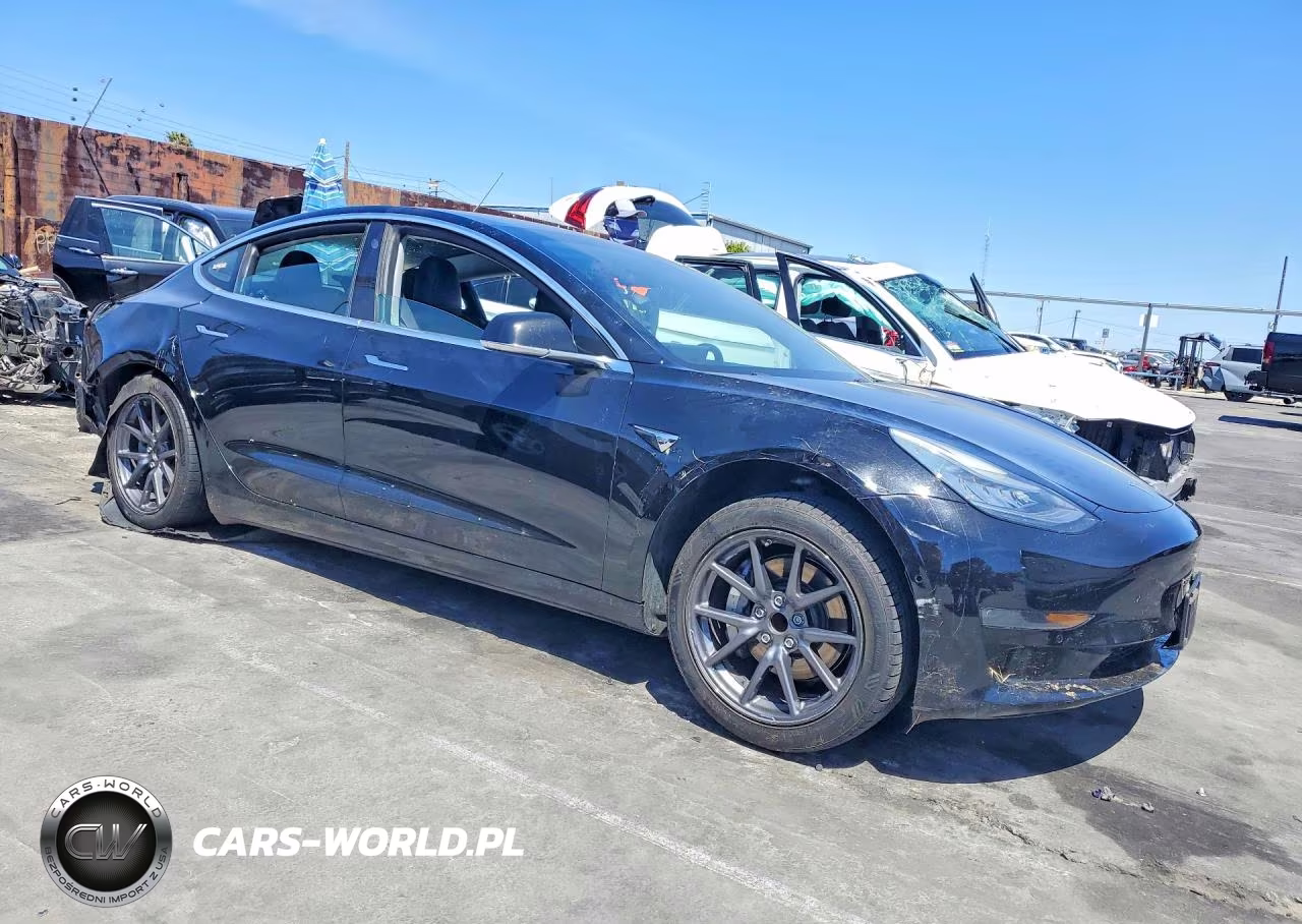 2018 Tesla Model 3 VIN:5YJ3E1EA5JF098774 - 4