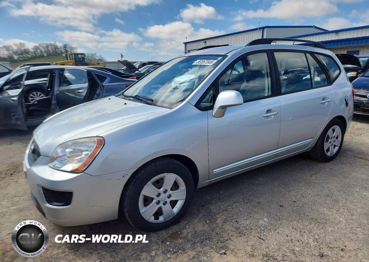 2009 Kia Rondo Base
