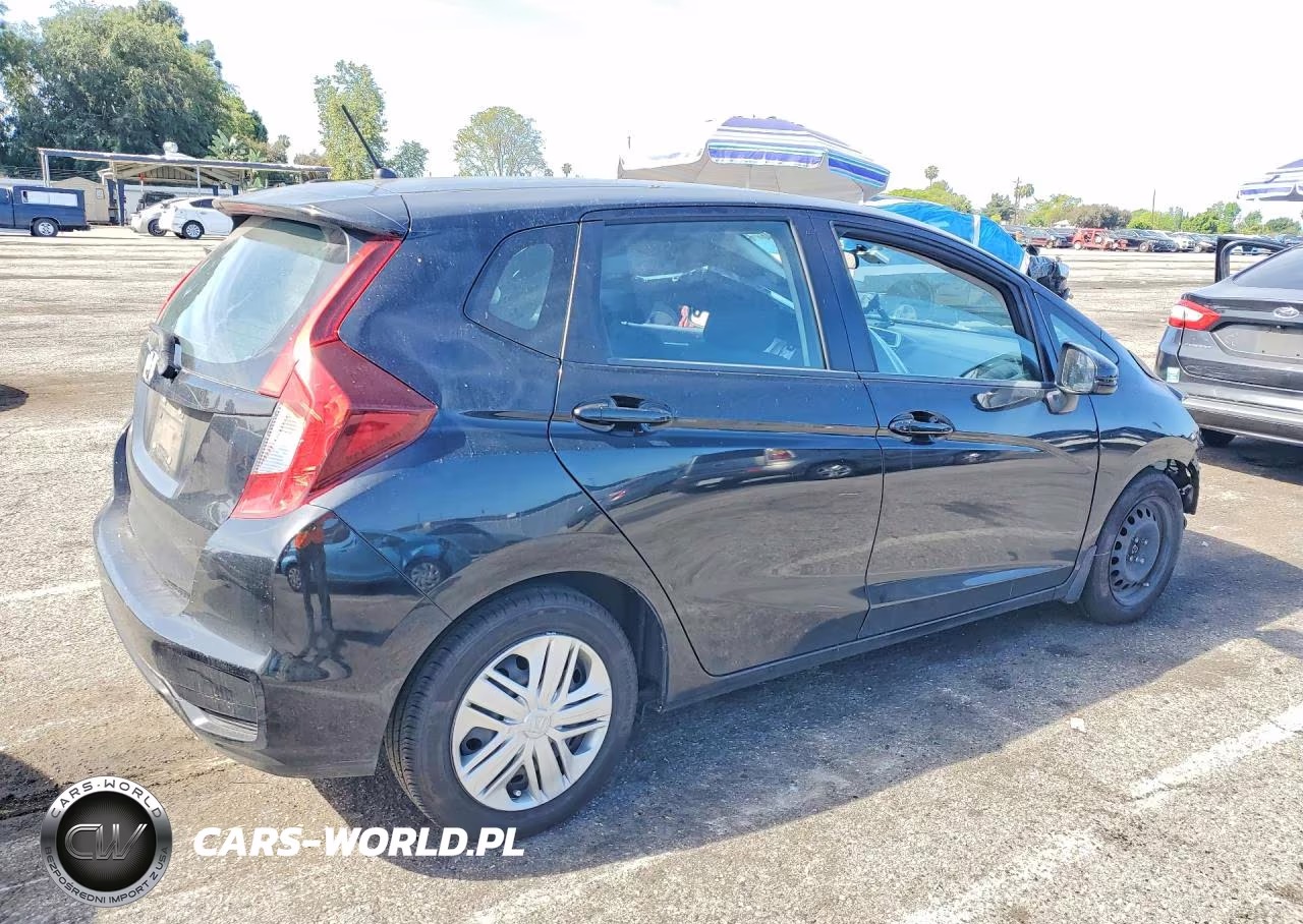 2019 Honda Fit Lx VIN:3HGGK5H40KM730537 - 3