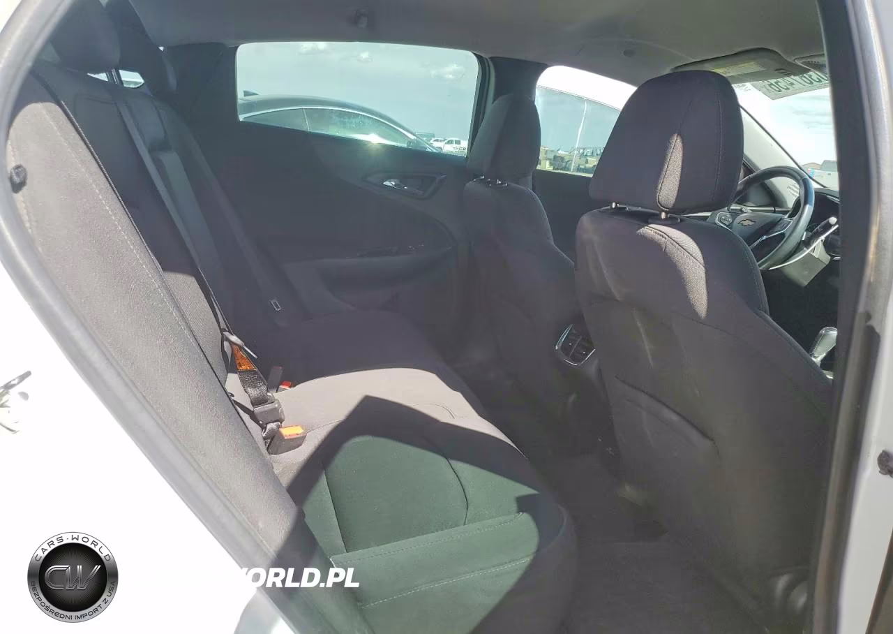 2017 Chevrolet Malibu Lt VIN:1G1ZE5STXHF267208 - 10