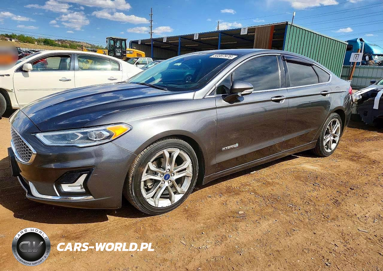 2019 Ford Fusion Titanium – zdjęcie 1 z 12
