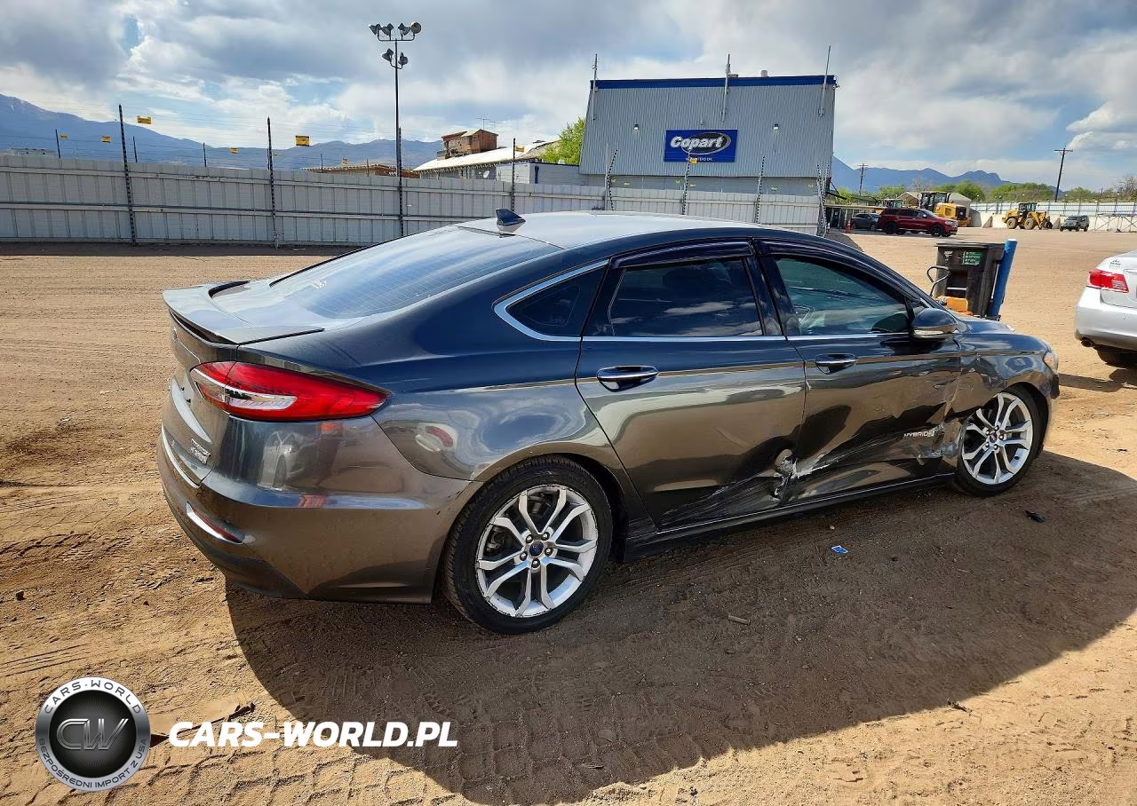 2019 Ford Fusion Titanium VIN:3FA6P0RU3KR240180 - 3