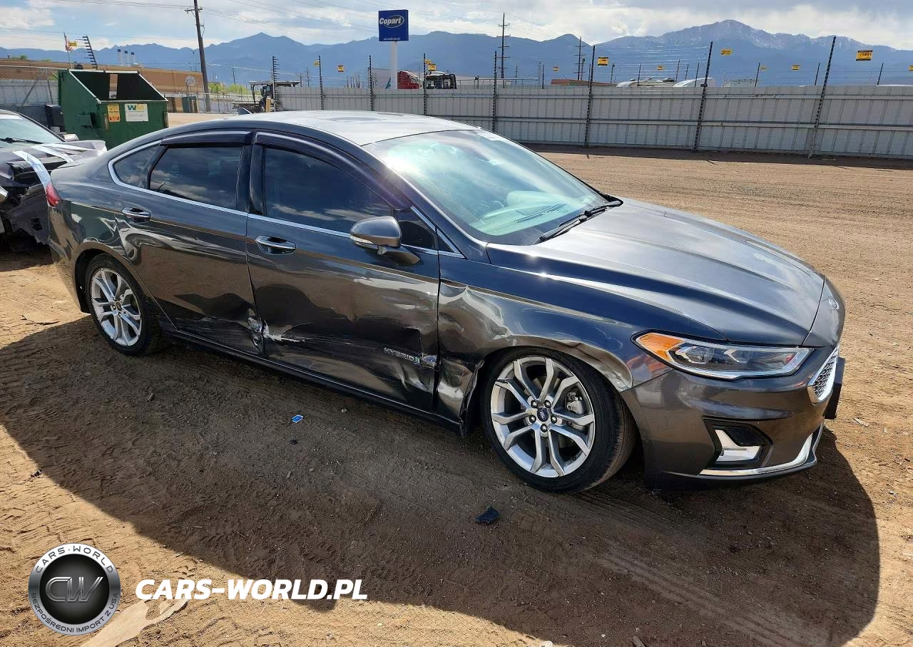 2019 Ford Fusion Titanium VIN:3FA6P0RU3KR240180 - 4