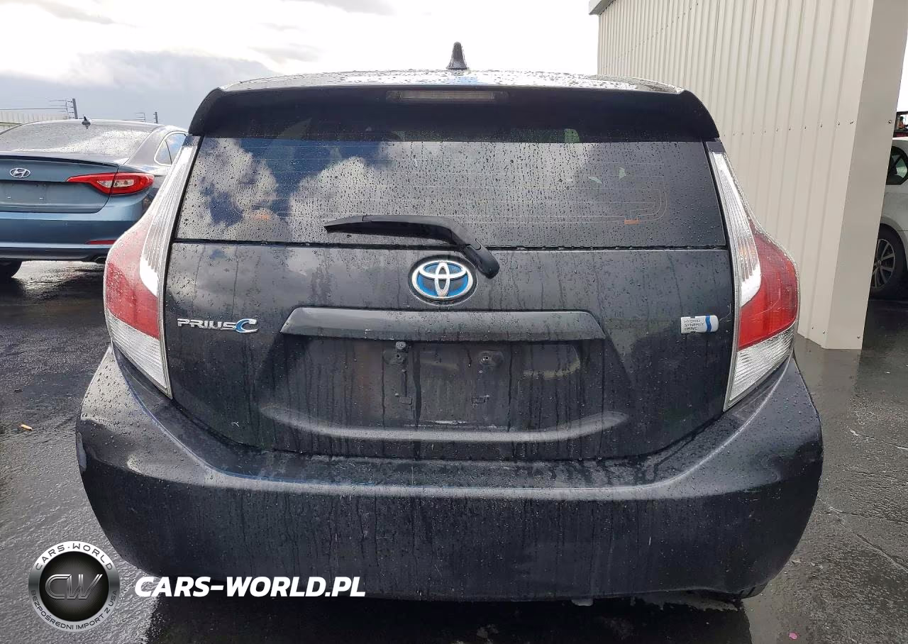 2015 Toyota Prius C Two VIN:JTDKDTB31F1586524 - 6