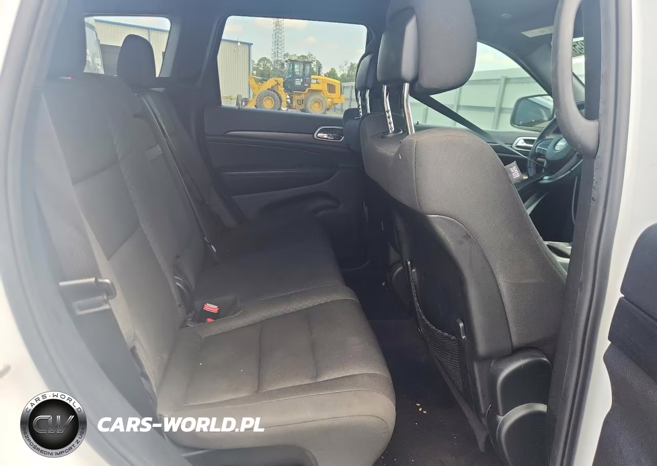 2018 Jeep Grand Cherokee Laredo VIN:1C4RJEAG0JC399974 - 11