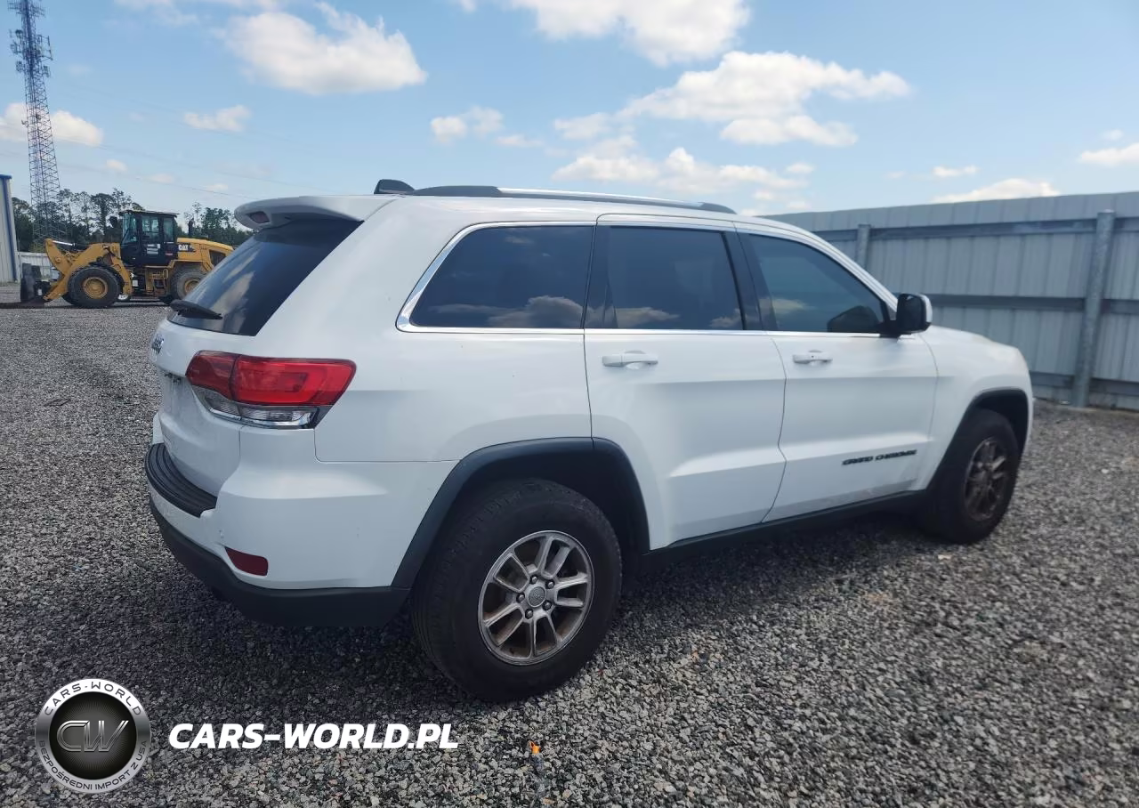 2018 Jeep Grand Cherokee Laredo VIN:1C4RJEAG0JC399974 - 3