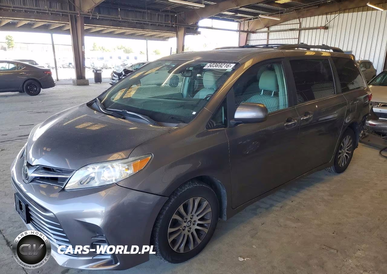 2018 Toyota Sienna Xle Premium 8-Passenger