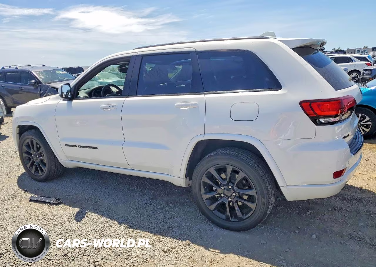 2018 Jeep Grand Cherokee Laredo VIN:1C4RJFAG6JC245744 - 2