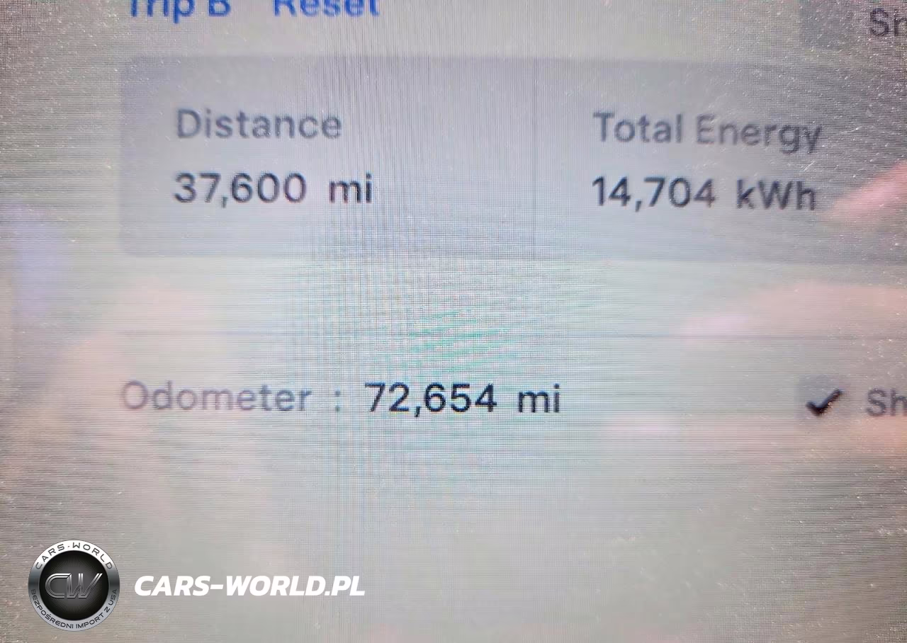 2018 Tesla Model X VIN:5YJXCAE22JF138437 - 9
