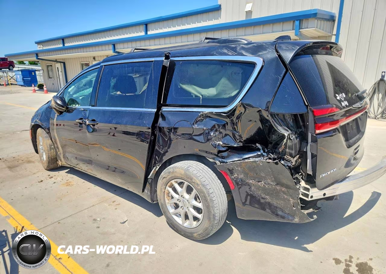 2022 Chrysler Pacifica Touring L VIN:2C4RC1BG5NR117942 - 2