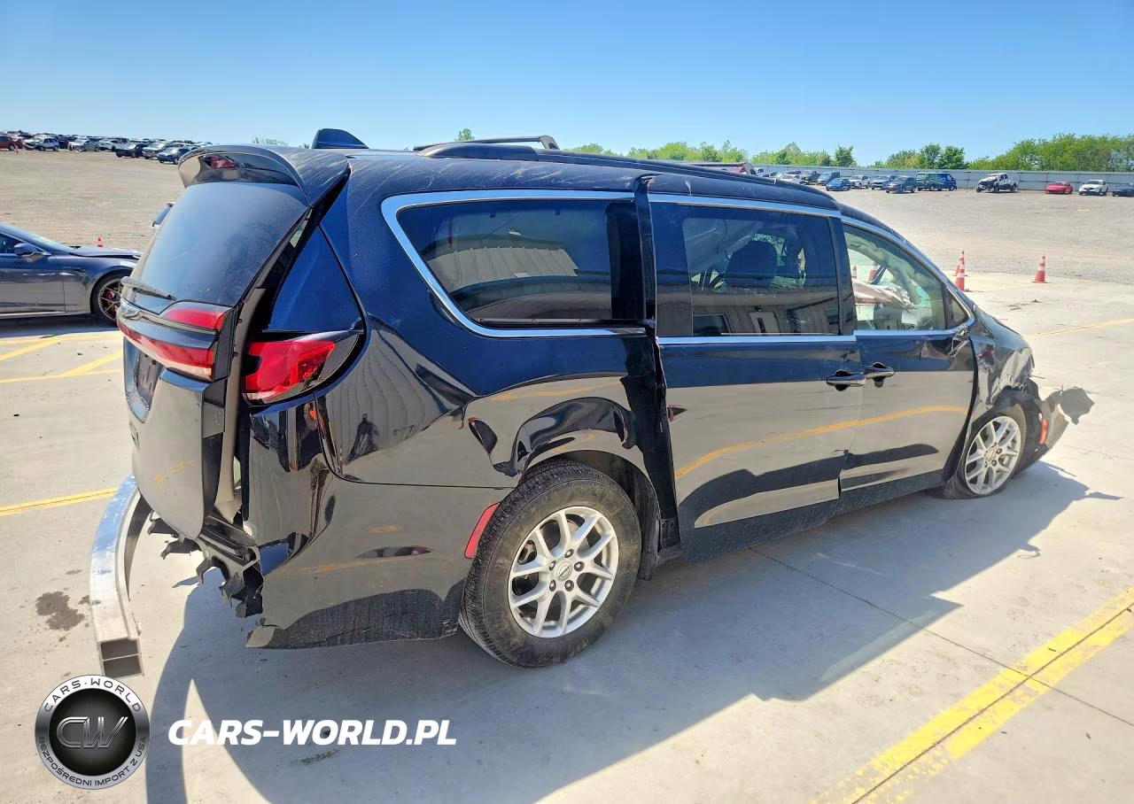 2022 Chrysler Pacifica Touring L VIN:2C4RC1BG5NR117942 - 3