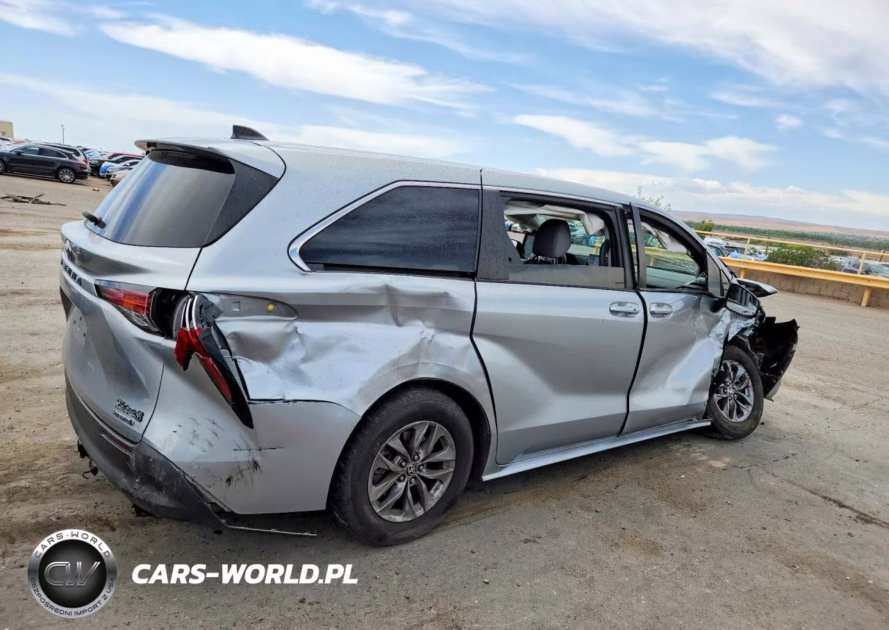 2021 Toyota Sienna Le VIN:5TDKSKFC1MS003735 - 3