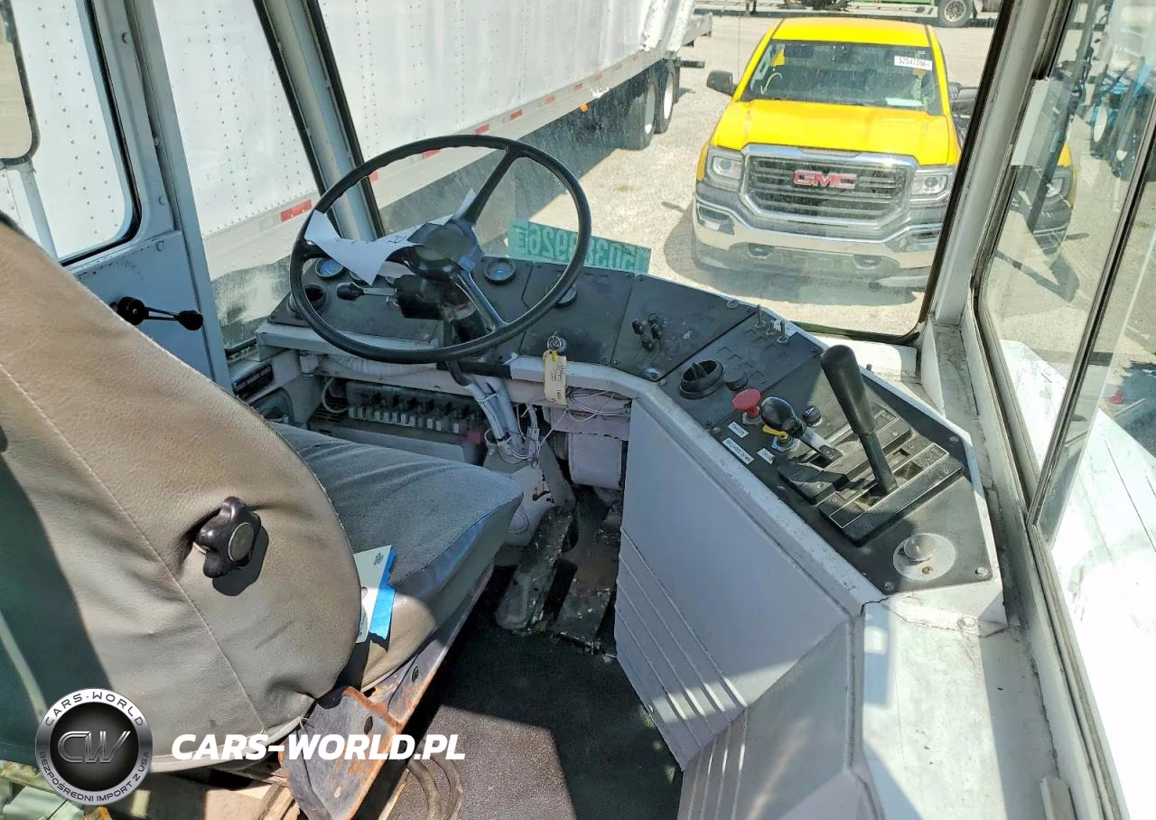 1992 Ottawa Yard Truck VIN:68013 - 5