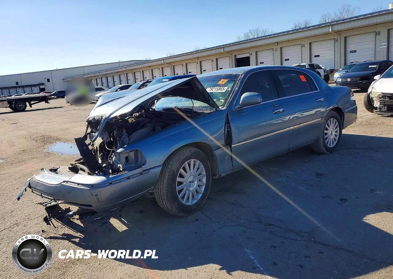 1995 Lincoln Town Car Base