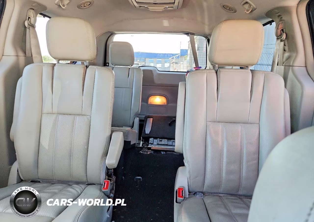 2012 Chrysler Town & Country Touring L VIN:2C4RC1CG8CR410486 - 10