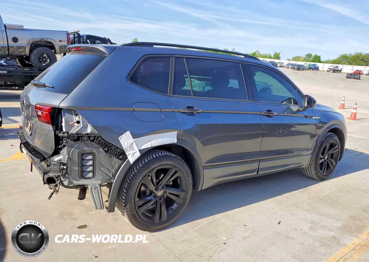 2023 Volkswagen Tiguan Se R-Line Black VIN:3VVCB7AX2PM093043 - 3
