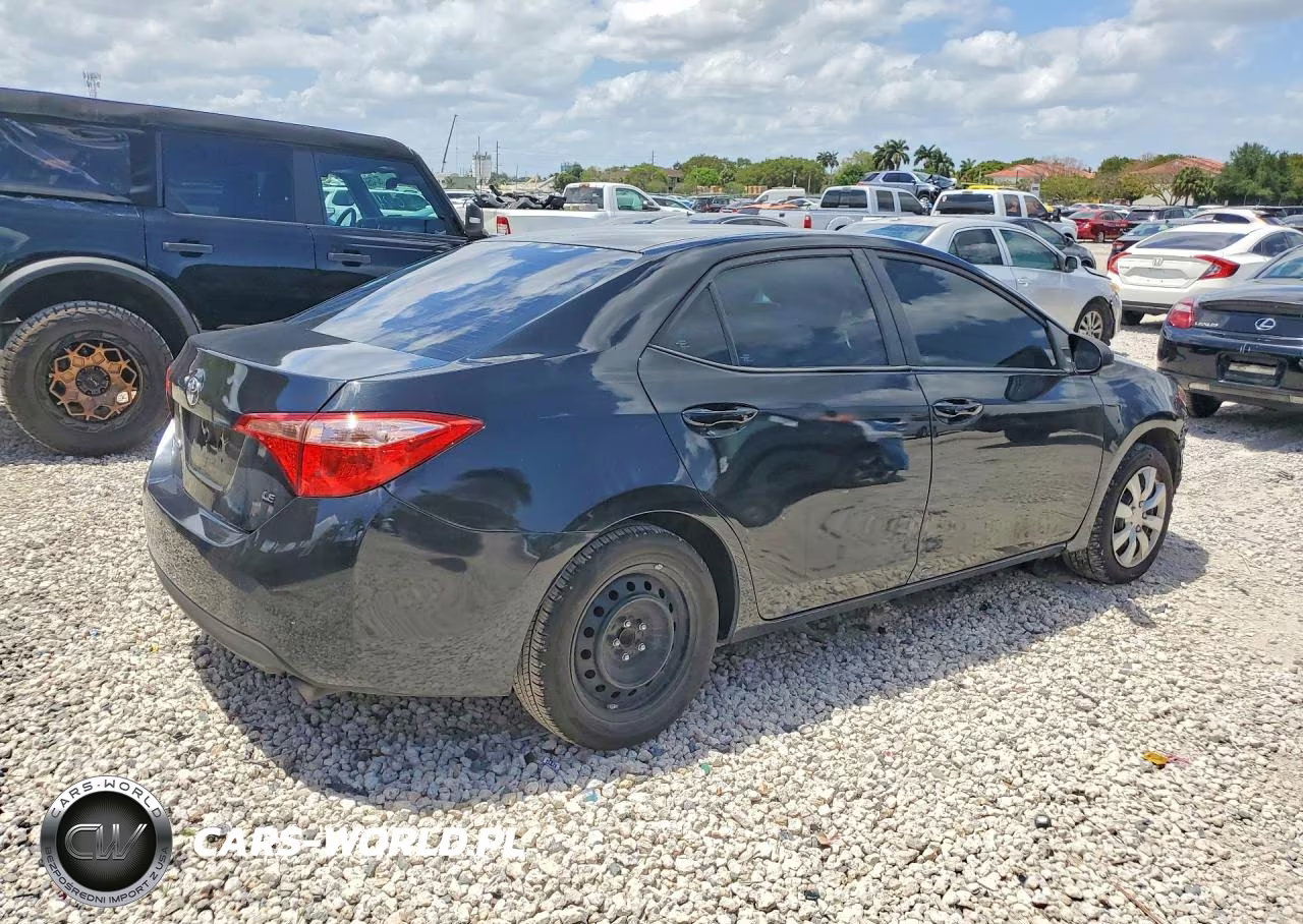 2019 Toyota Corolla Le VIN:5YFBURHEXKP868727 - 3
