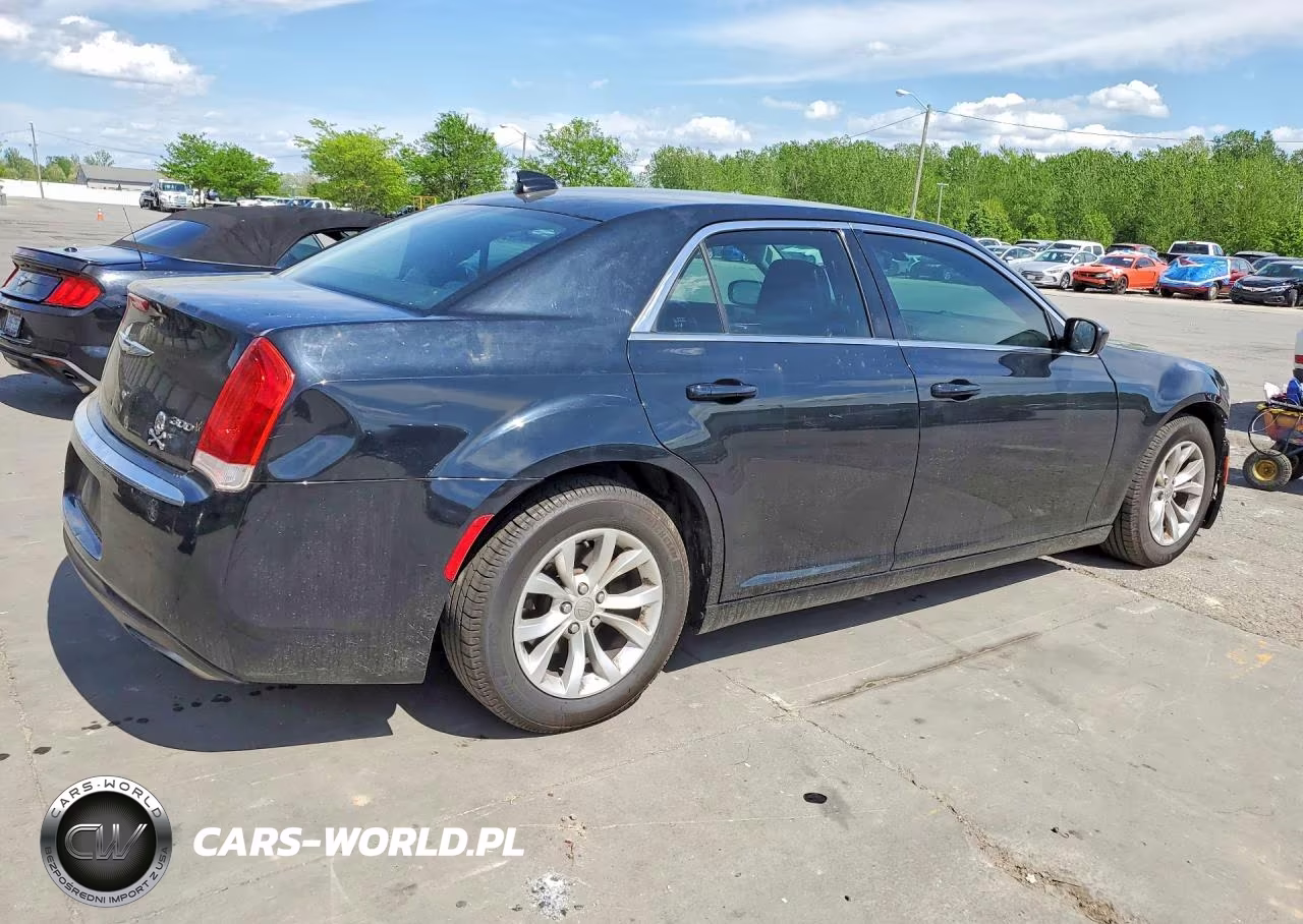 2015 Chrysler 300 Limited VIN:2C3CCAAG7FH807873 - 3