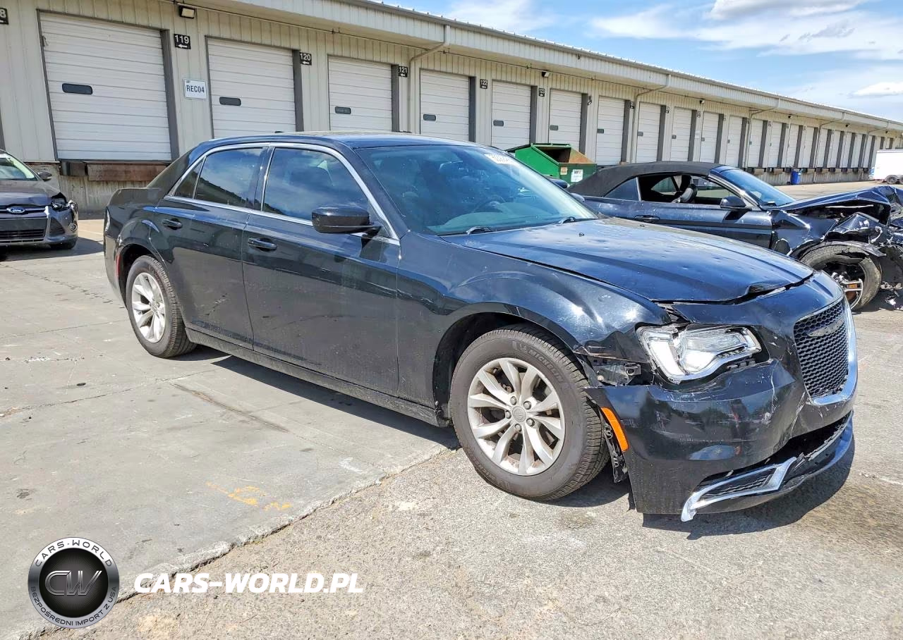 2015 Chrysler 300 Limited VIN:2C3CCAAG7FH807873 - 4