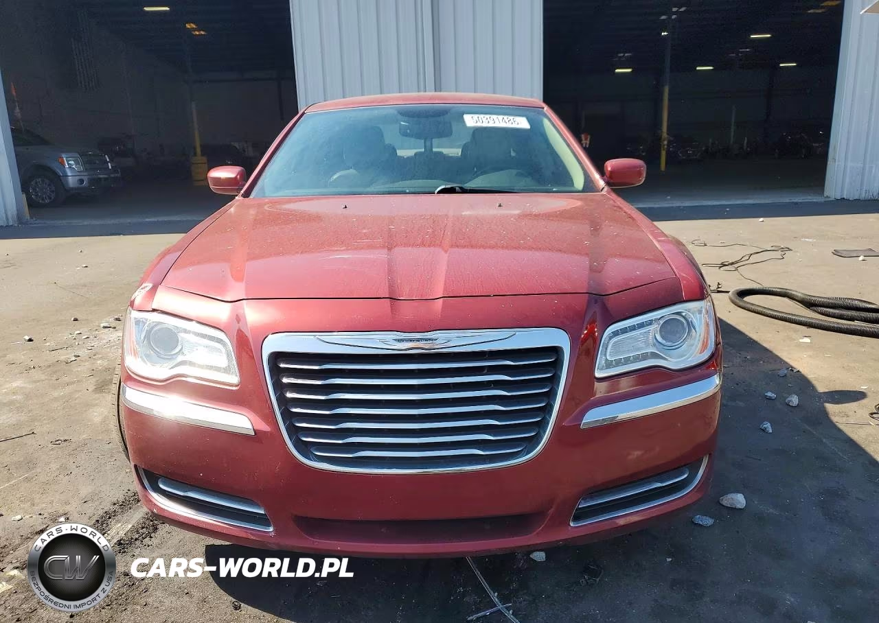 2014 Chrysler 300 VIN:2C3CCAAG4EH214275 - 5
