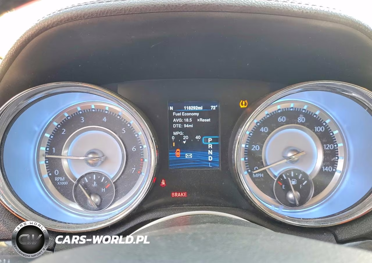 2014 Chrysler 300 VIN:2C3CCAAG4EH214275 - 9