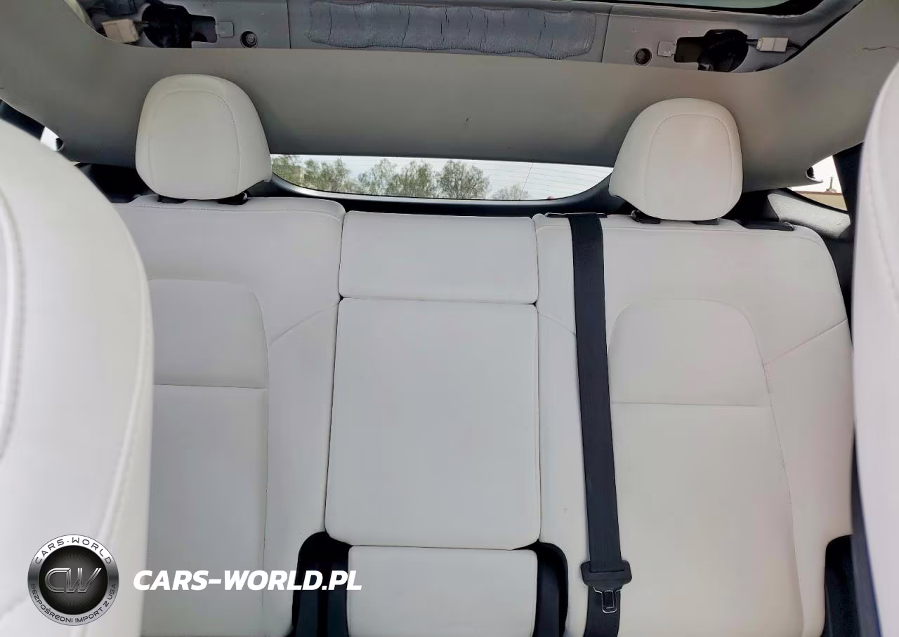 2022 Tesla Model Y VIN:7SAYGDEF4NF522368 - 10