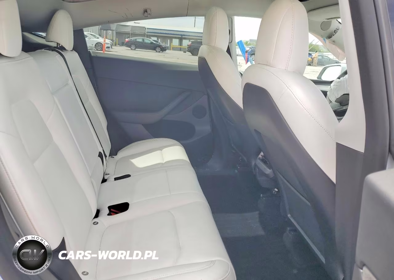 2022 Tesla Model Y VIN:7SAYGDEF4NF522368 - 11