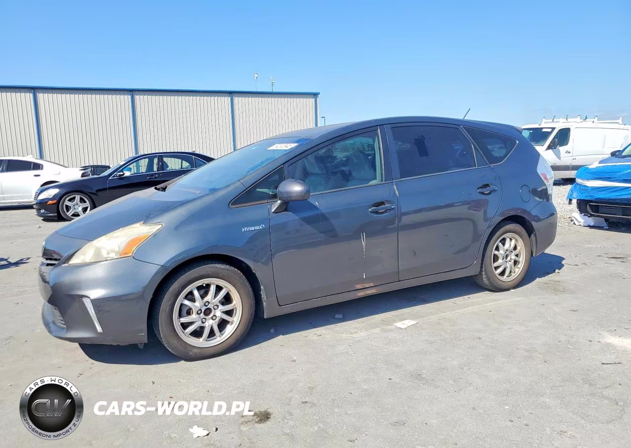 2013 Toyota Prius V Three