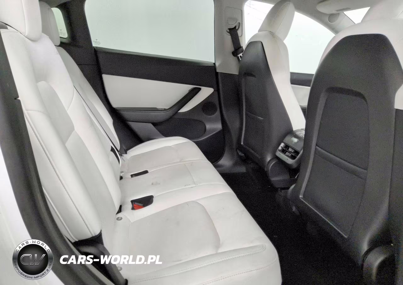 2021 Tesla Model Y VIN:5YJYGDED6MF116182 - 11