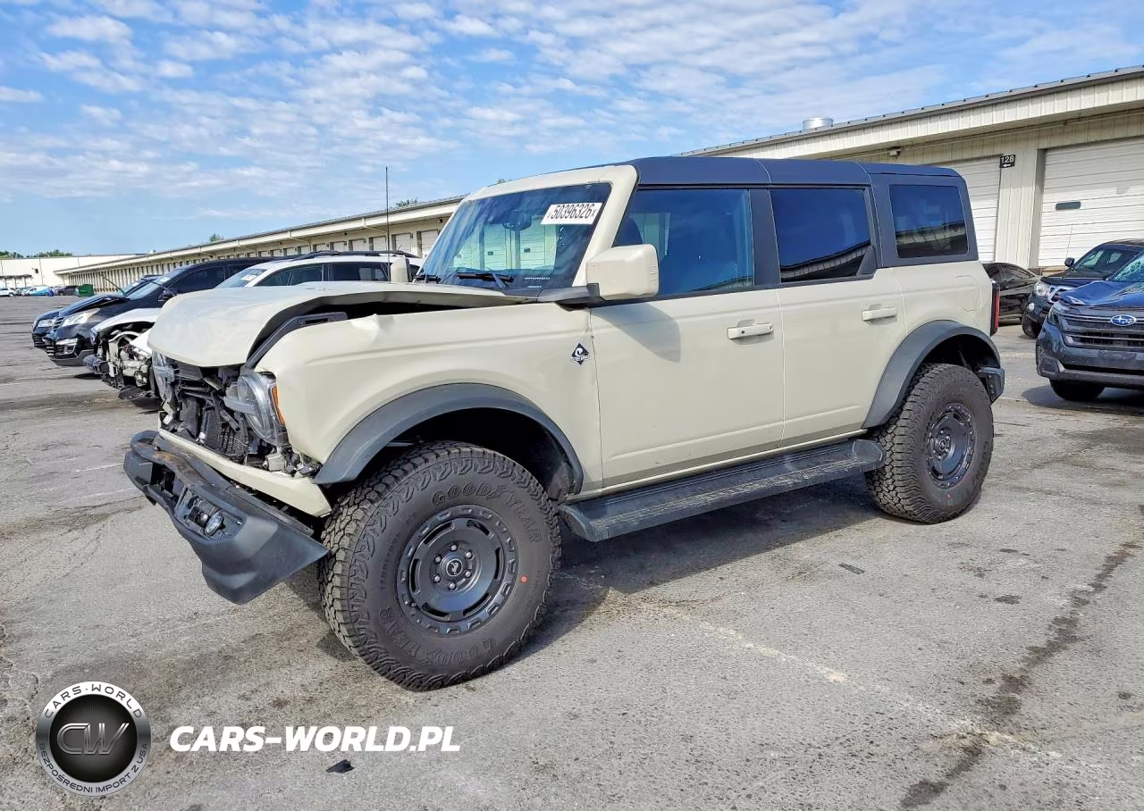 2025 Ford Bronco Outer Banks – zdjęcie 1 z 14