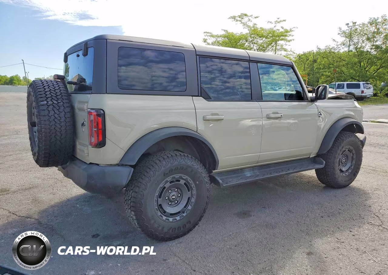 2025 Ford Bronco Outer Banks VIN:1FMEE8BH1SLB61186 - 3
