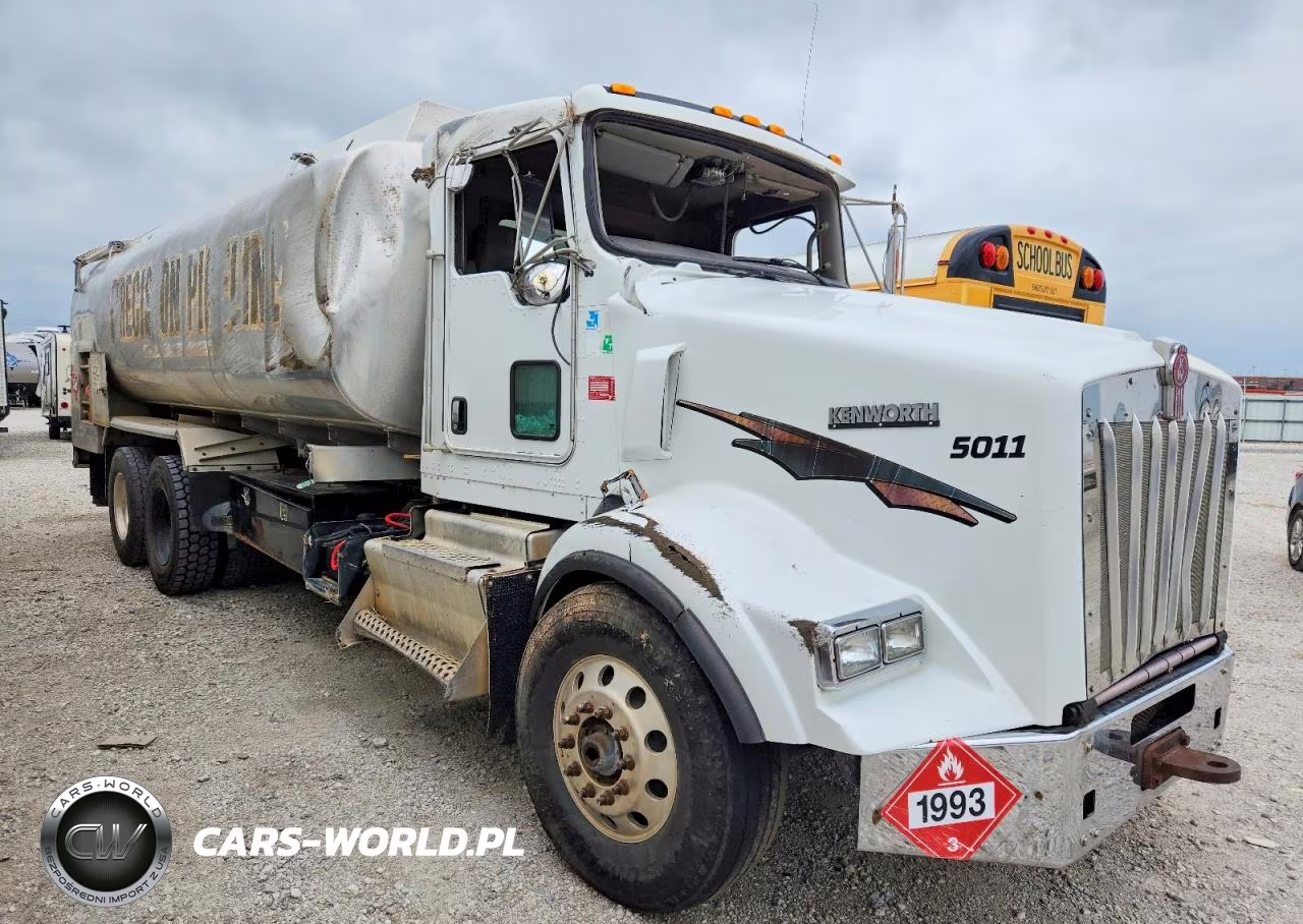 2012 Kenworth T800 Fuel - Lube Truck