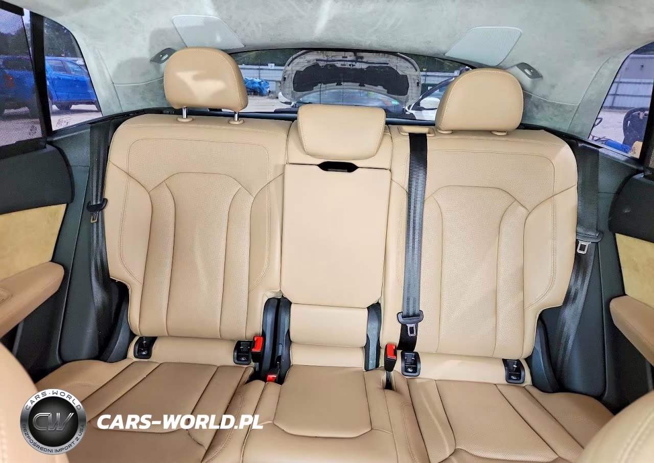 2019 Audi Q8 Prestige S-Line VIN:WA1FVAF10KD038786 - 10