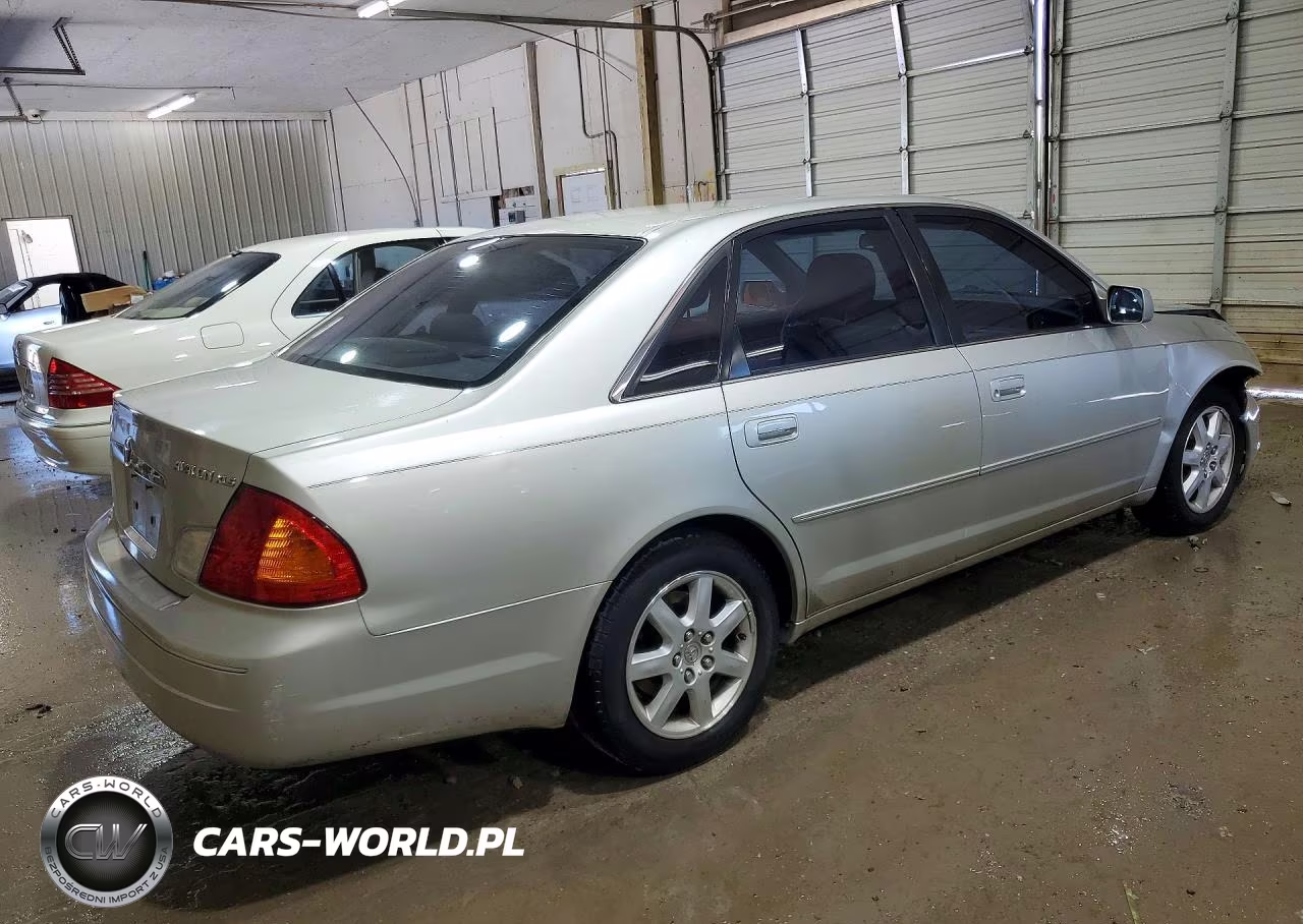 2000 Toyota Avalon Xls VIN:4T1BF28B5YU045167 - 3