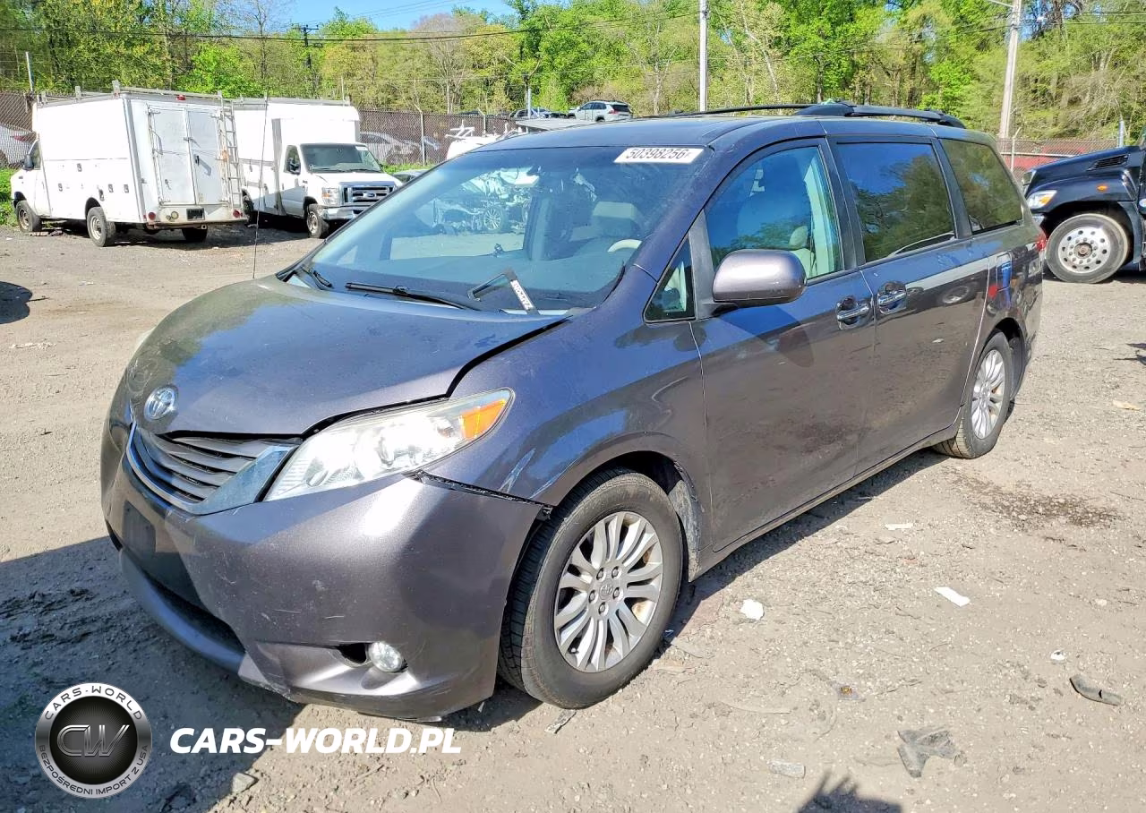 2012 Toyota Sienna Xle 8-Passenger