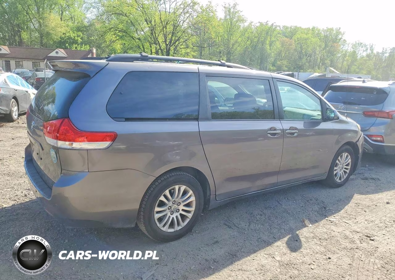 2012 Toyota Sienna Xle 8-Passenger VIN:5TDYK3DC6CS257233 - 3