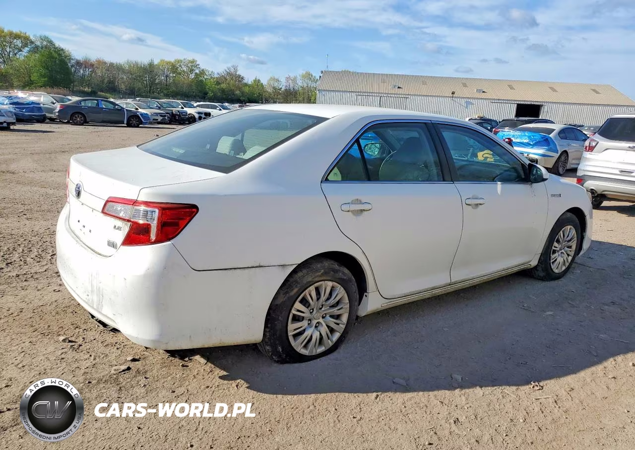 2013 Toyota Camry Hybrid Le VIN:4T1BD1FK3DU083963 - 3