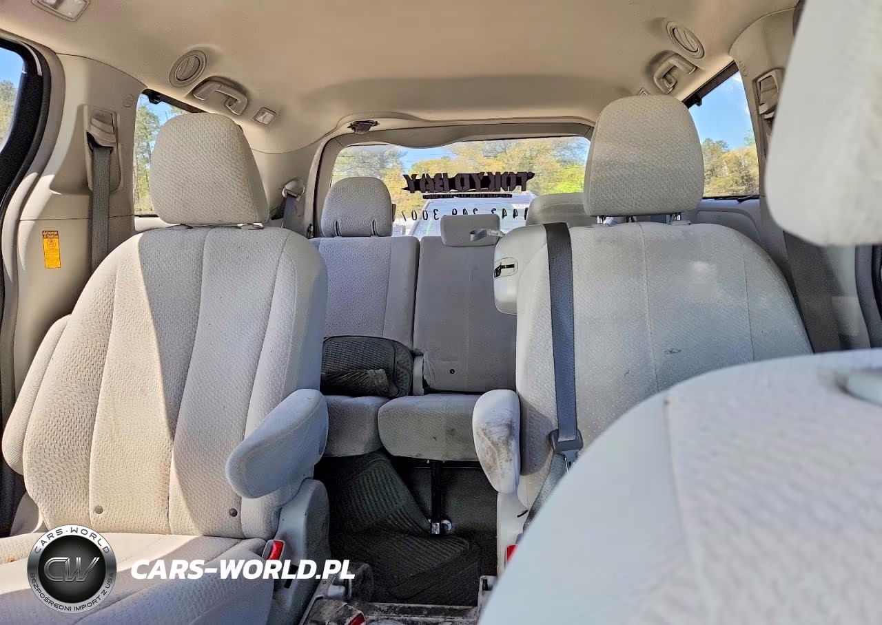 2013 Toyota Sienna Le VIN:5TDKK3DC0DS393199 - 10