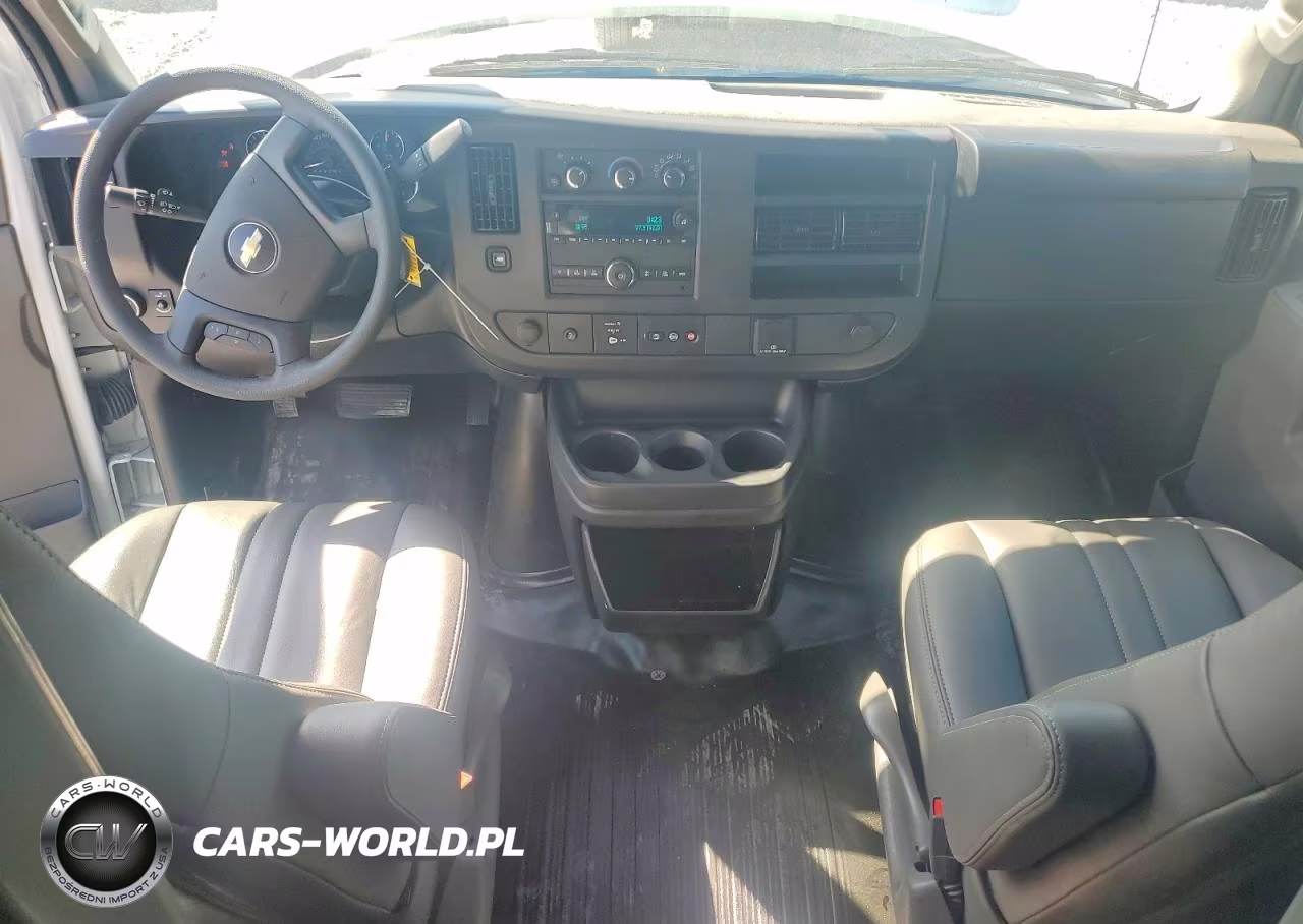 2025 Chevrolet Express G2500 VIN:1GCWGAFP0S1114044 - 8