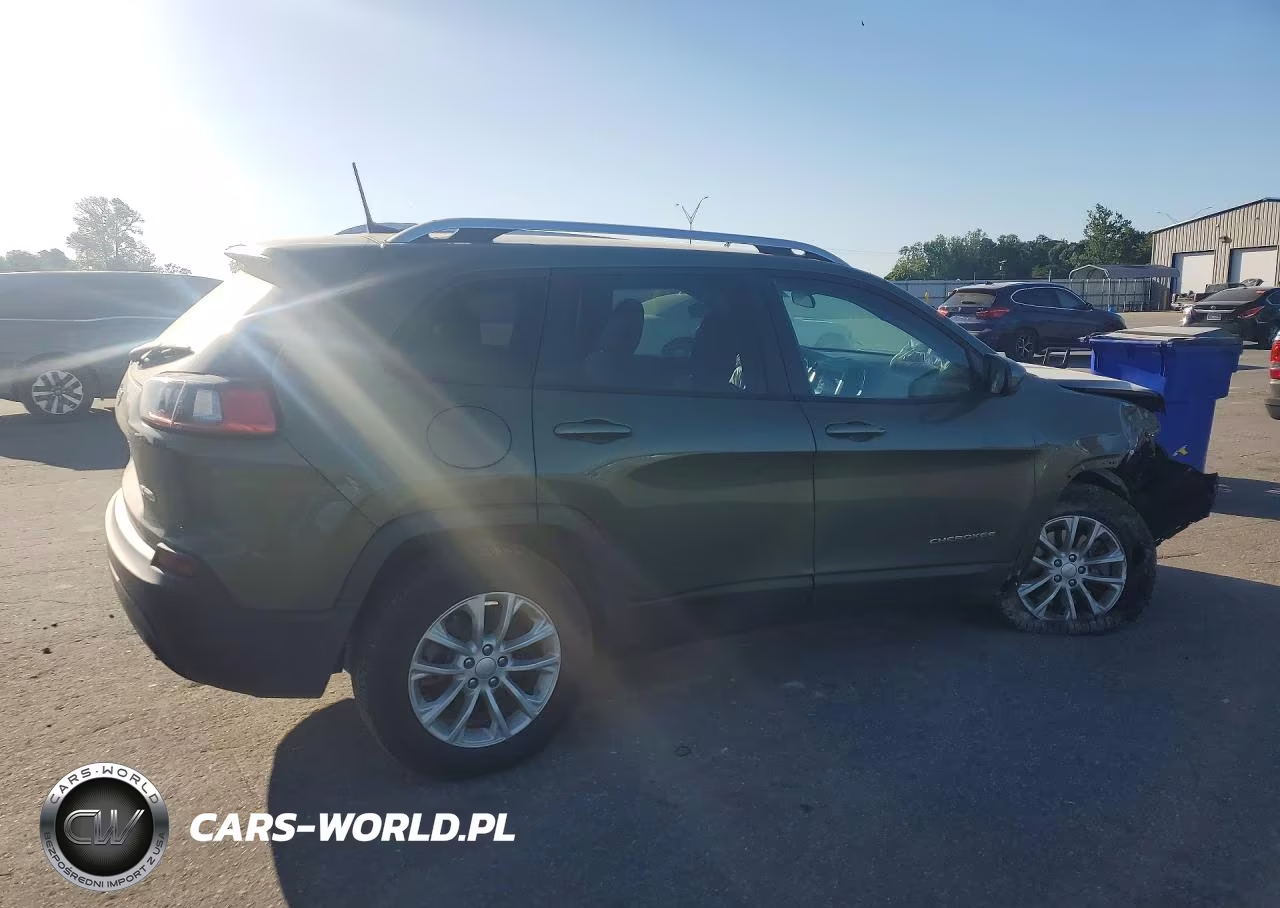2020 Jeep Cherokee Latitude VIN:1C4PJMCB3LD560527 - 3