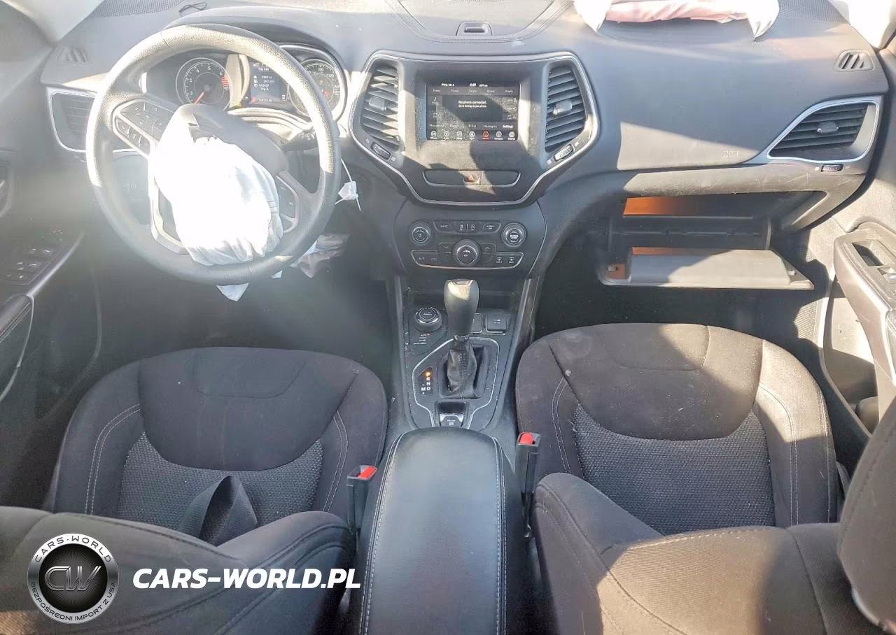 2020 Jeep Cherokee Latitude VIN:1C4PJMCB3LD560527 - 8