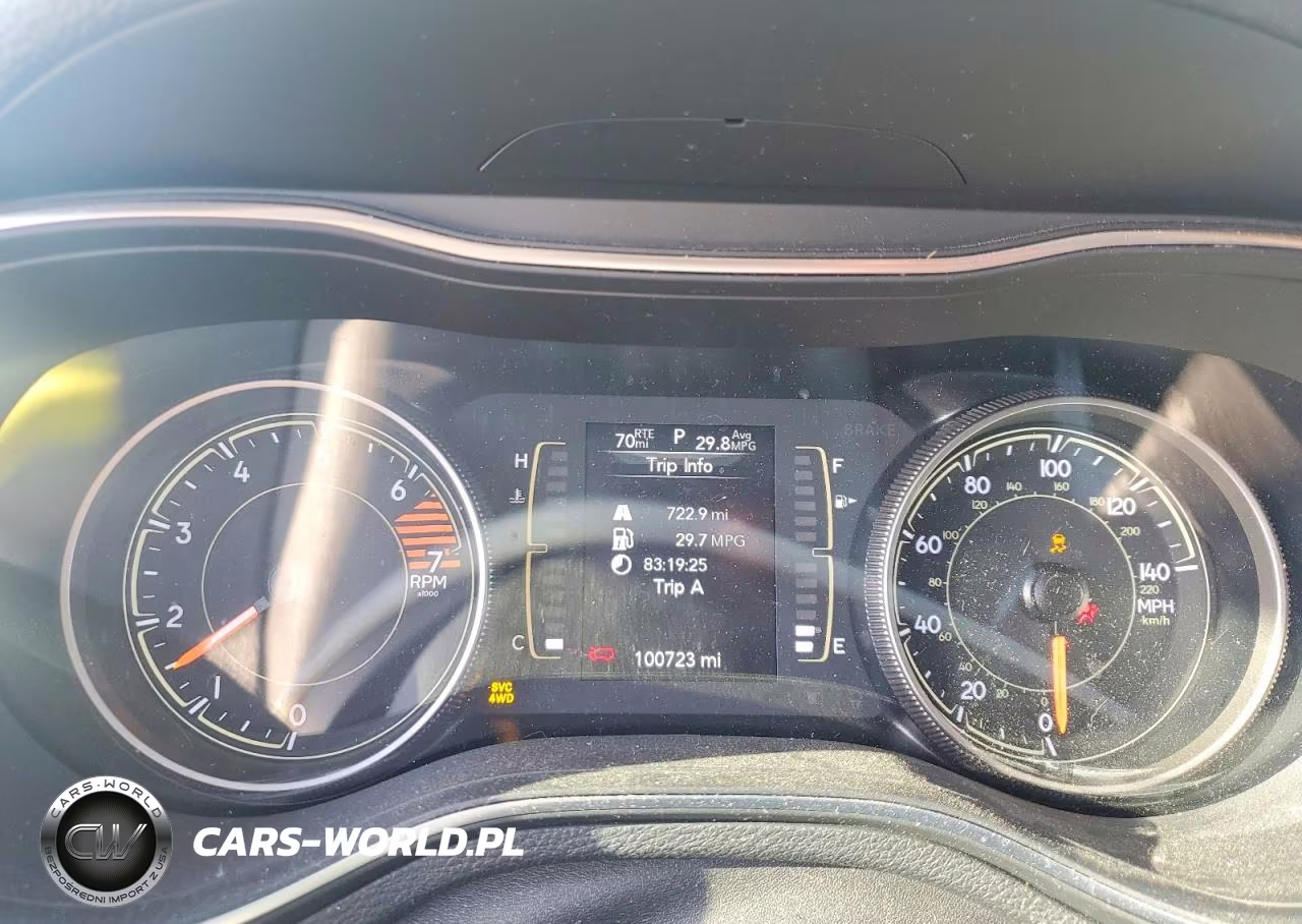 2020 Jeep Cherokee Latitude VIN:1C4PJMCB3LD560527 - 9