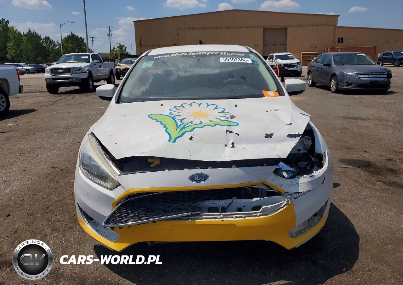 2018 Ford Focus Se VIN:1FADP3K23JL219764 - 5