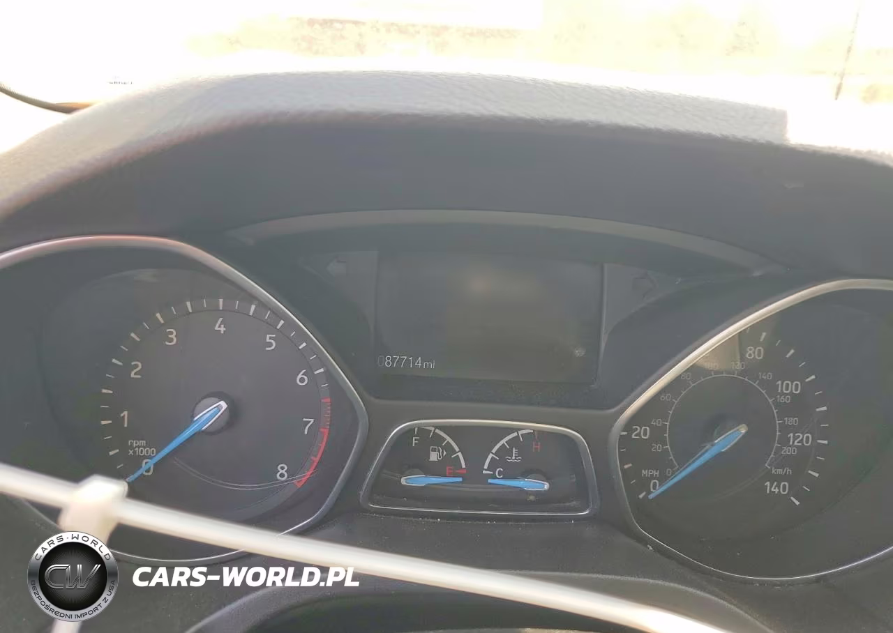 2018 Ford Focus Se VIN:1FADP3K23JL219764 - 9