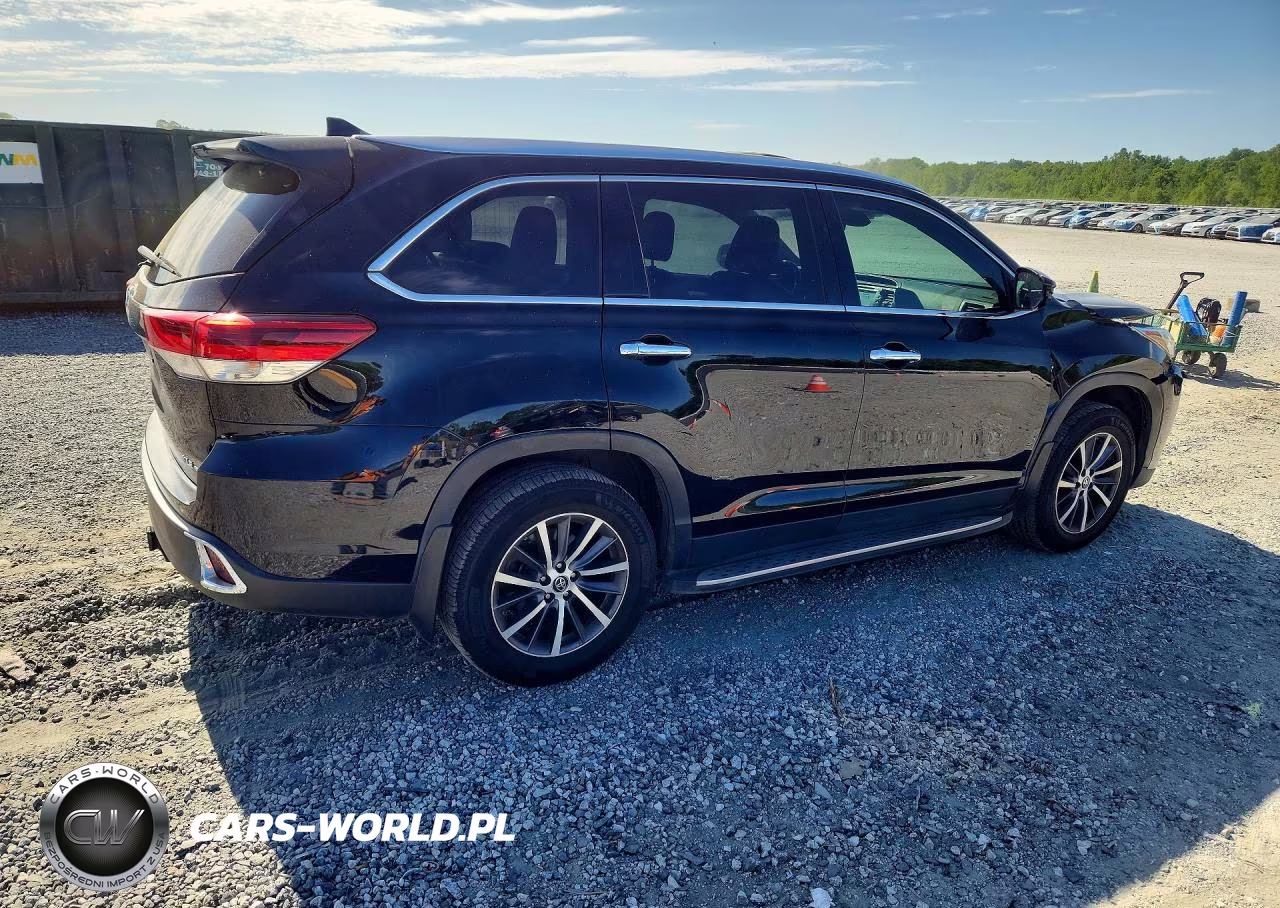 2019 Toyota Highlander Xle VIN:5TDJZRFH1KS563442 - 3
