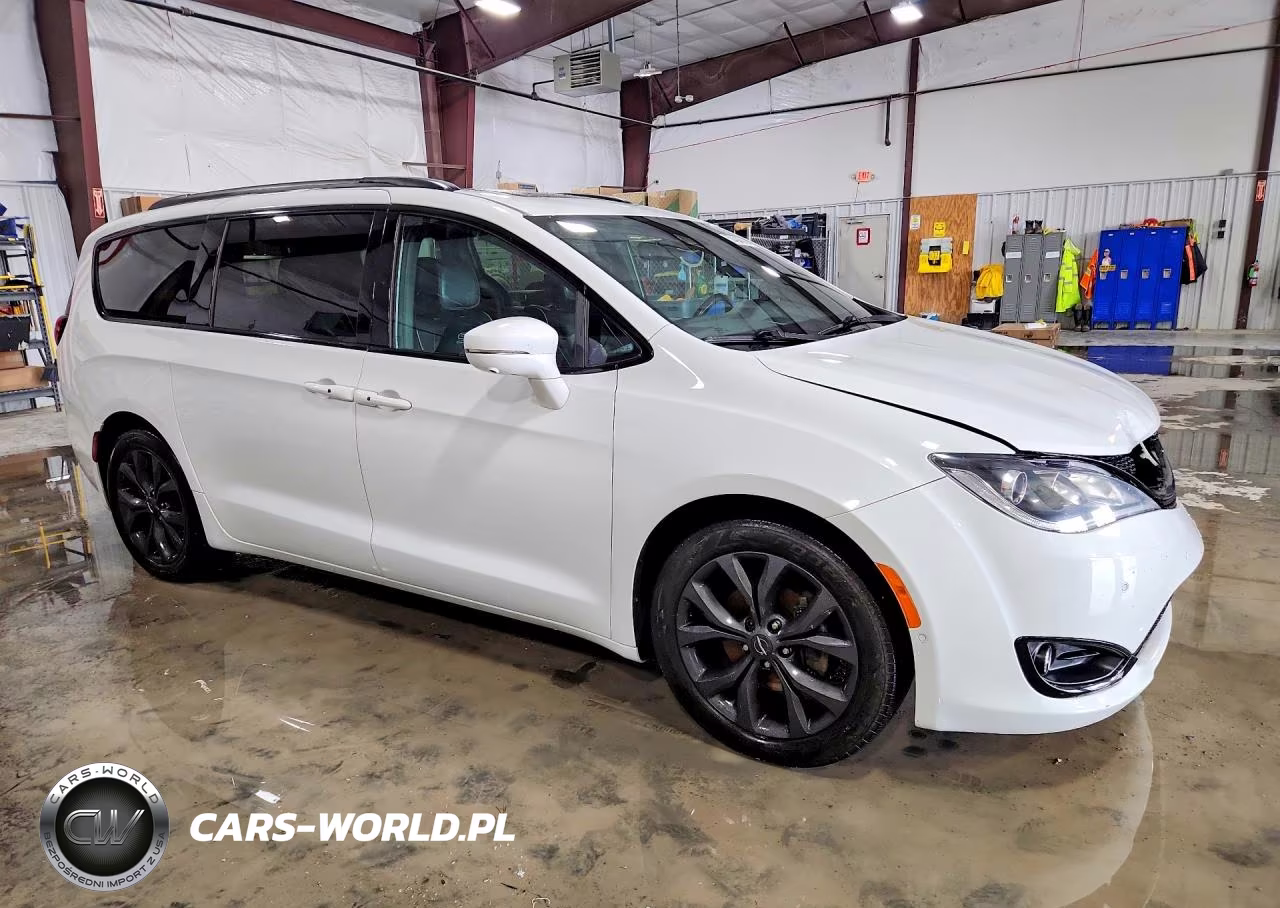 2019 Chrysler Pacifica Limited VIN:2C4RC1GG3KR525215 - 4