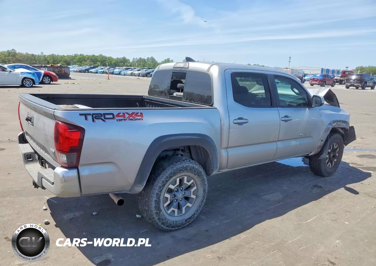 2018 Toyota Tacoma Trd Off-Road VIN:5TFCZ5AN1JX156339 - 3