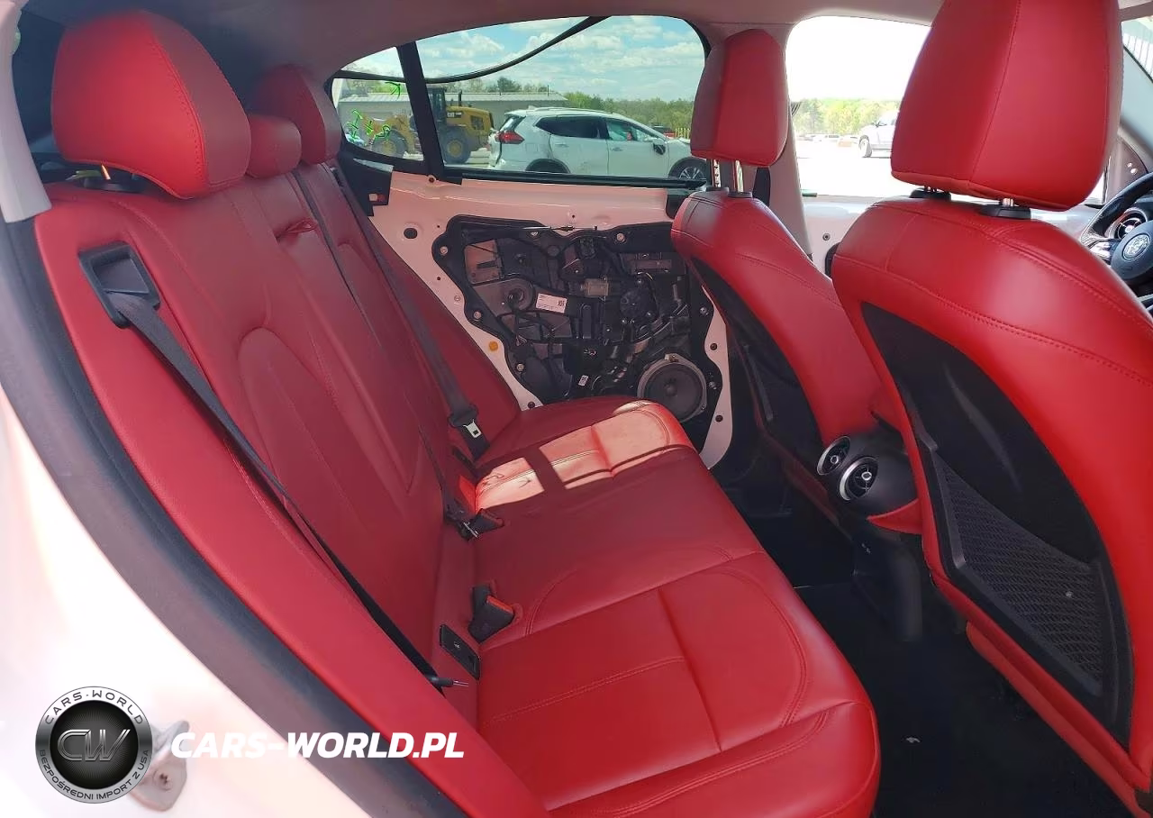 2020 Alfa Romeo Stelvio VIN:ZASPAJAN3L7C93746 - 11
