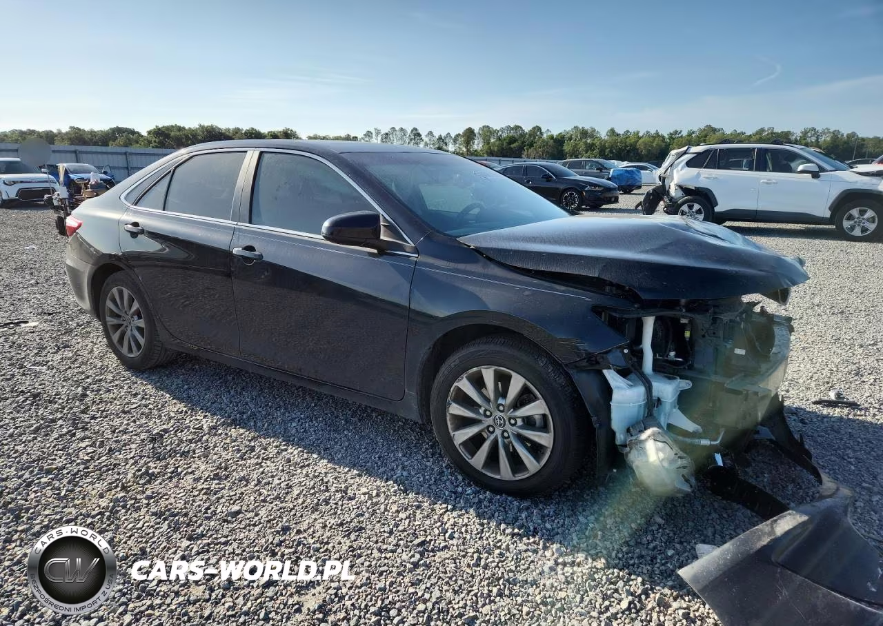 2015 Toyota Camry Xle VIN:4T1BF1FK9FU921877 - 4