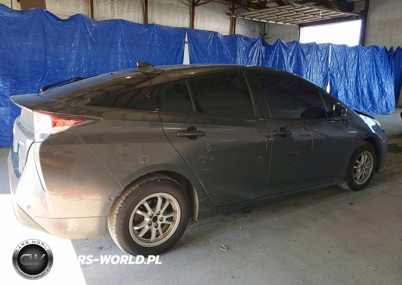 2018 Toyota Prius Three VIN:JTDKARFUXJ3551153 - 3